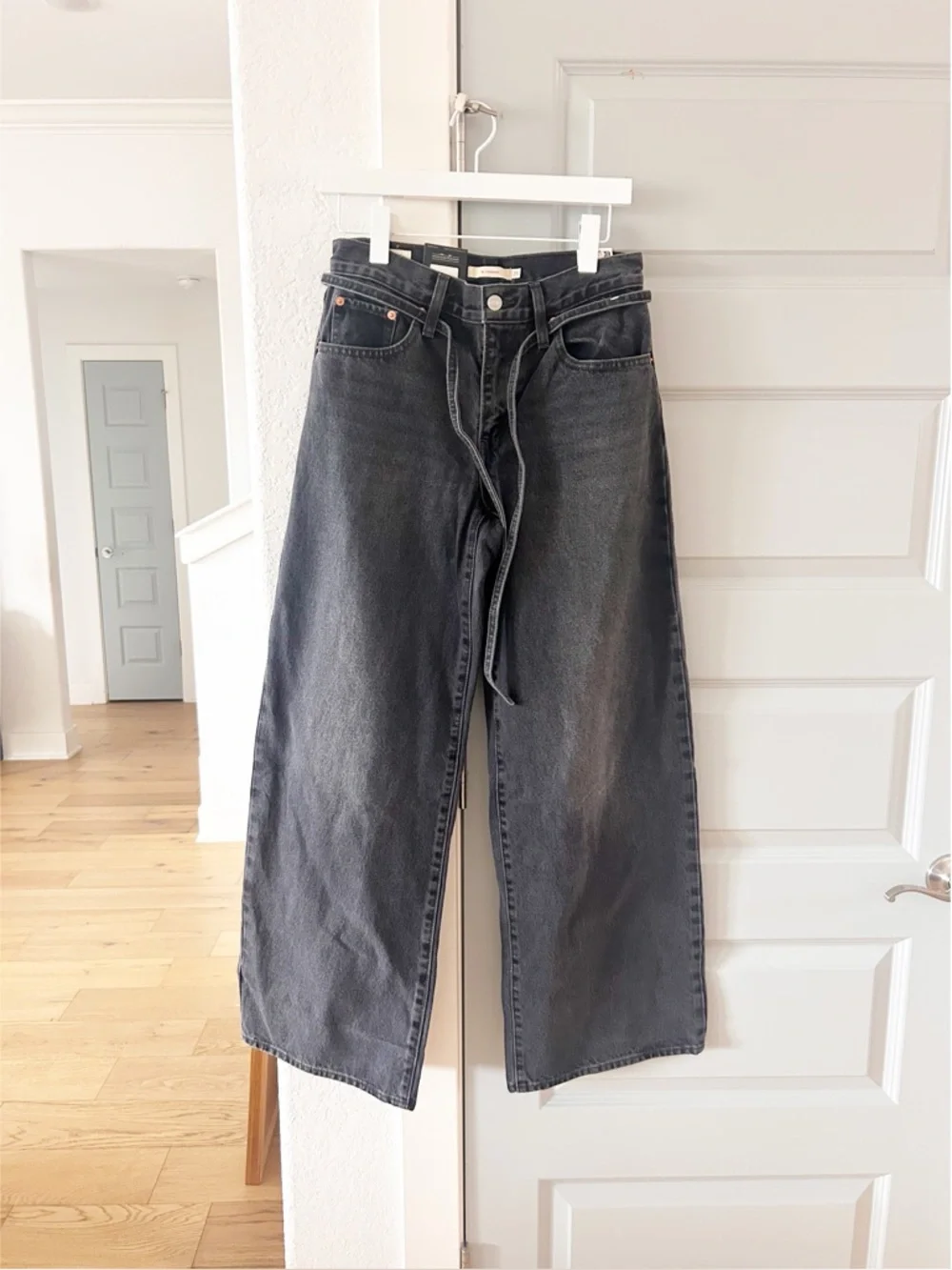 NWT Levi’s XL Straight Jeans in Influential Lady Revolve - Picture 6 of 8